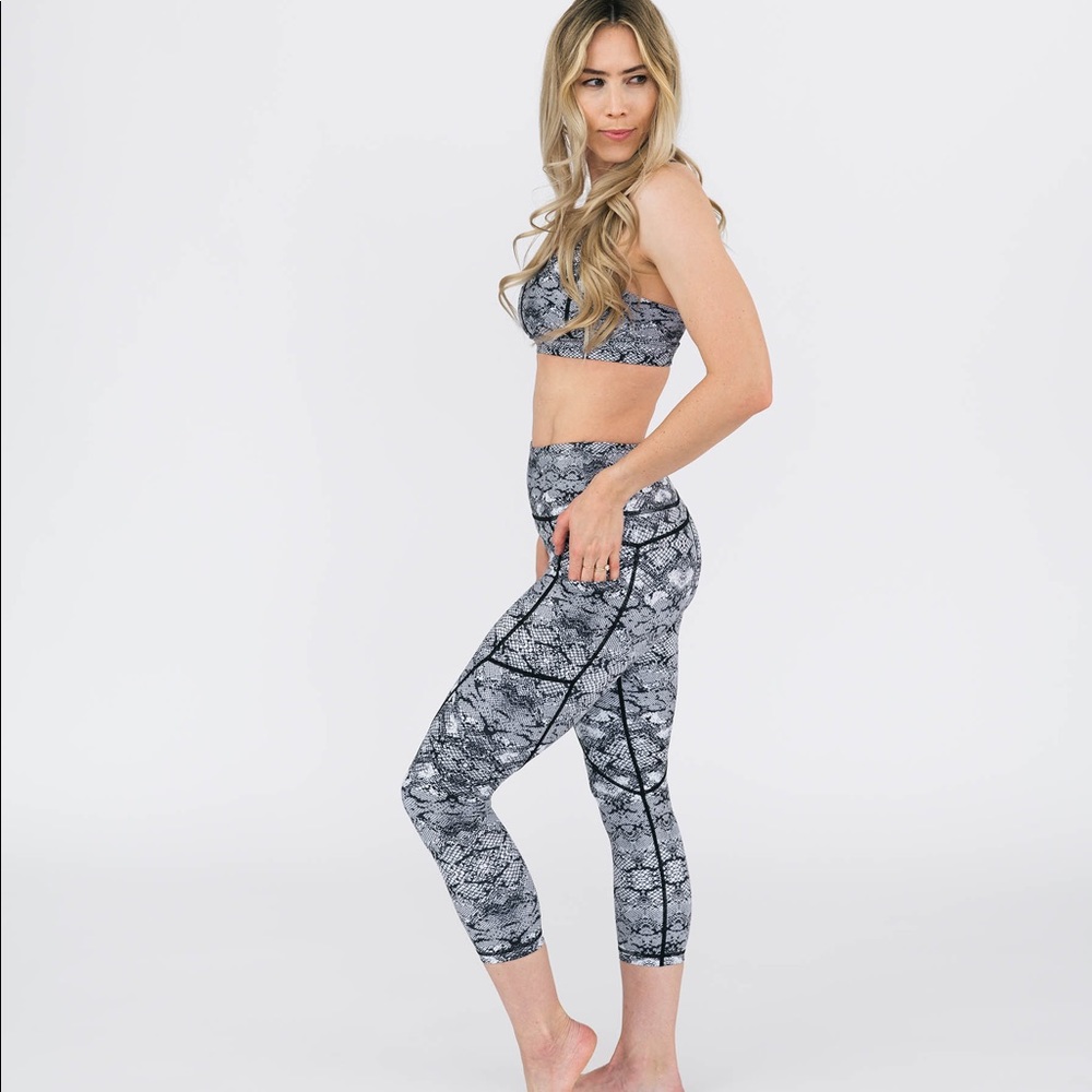 Zyia light n tight capri